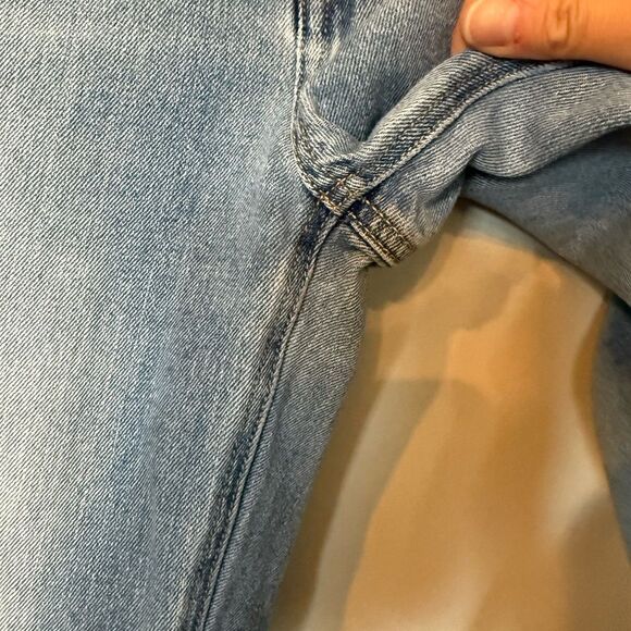 American Eagle Light Blue Distressed Women's Mom Jeans Size 2 - Picture 4 of 8